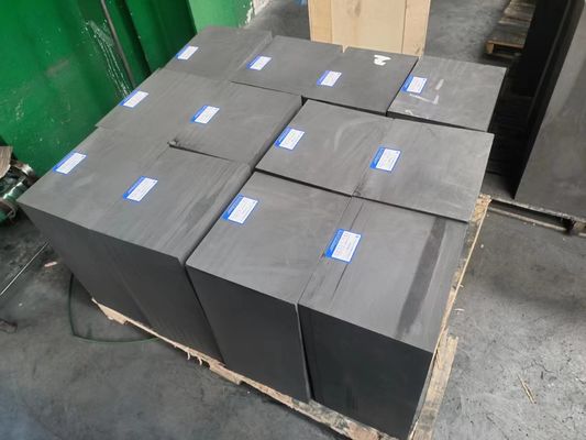 Hochreine Graphitmaterialien für Graphitschmelztiegel und -stopper